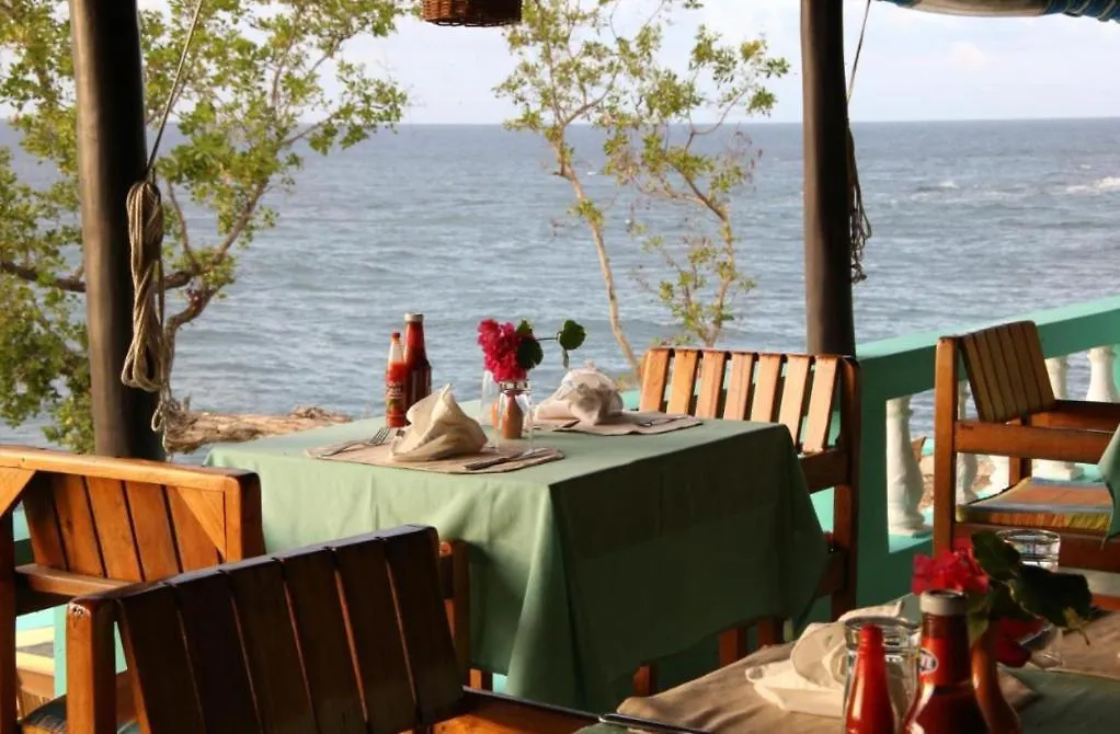 Apartman Clifftop Haven - Oceanfront Stay With Pool Camp Dining Negril Jamaica