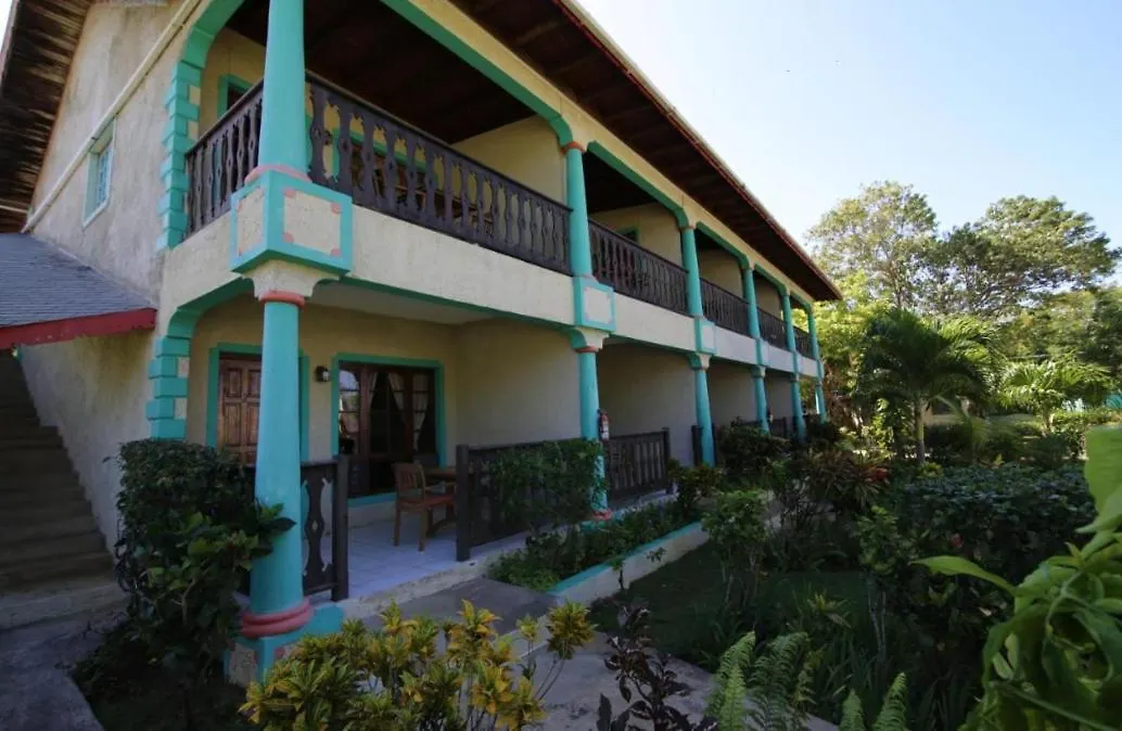 Apartman Clifftop Haven - Oceanfront Stay With Pool Camp Dining Negril